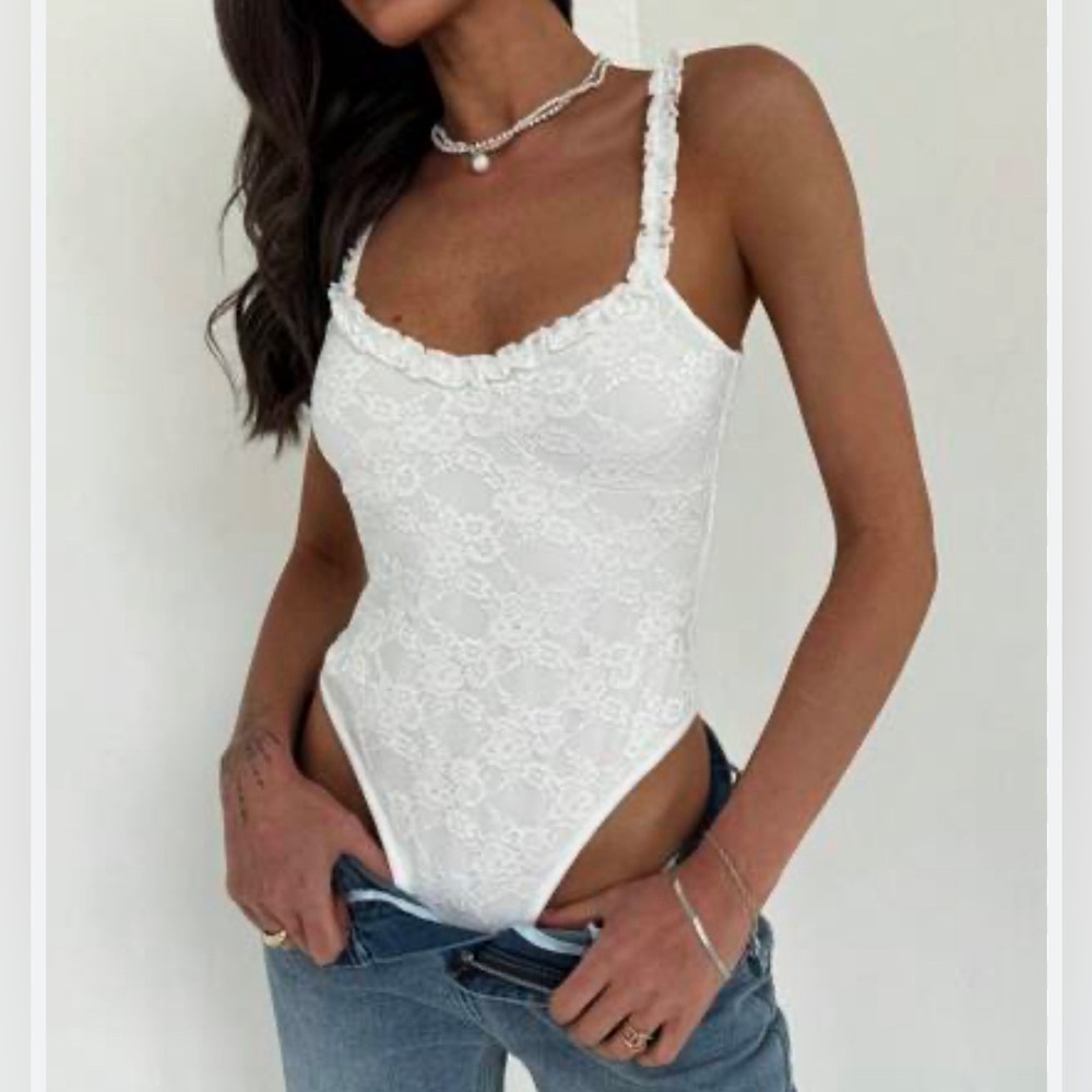 nwot lace detailed bodysuit